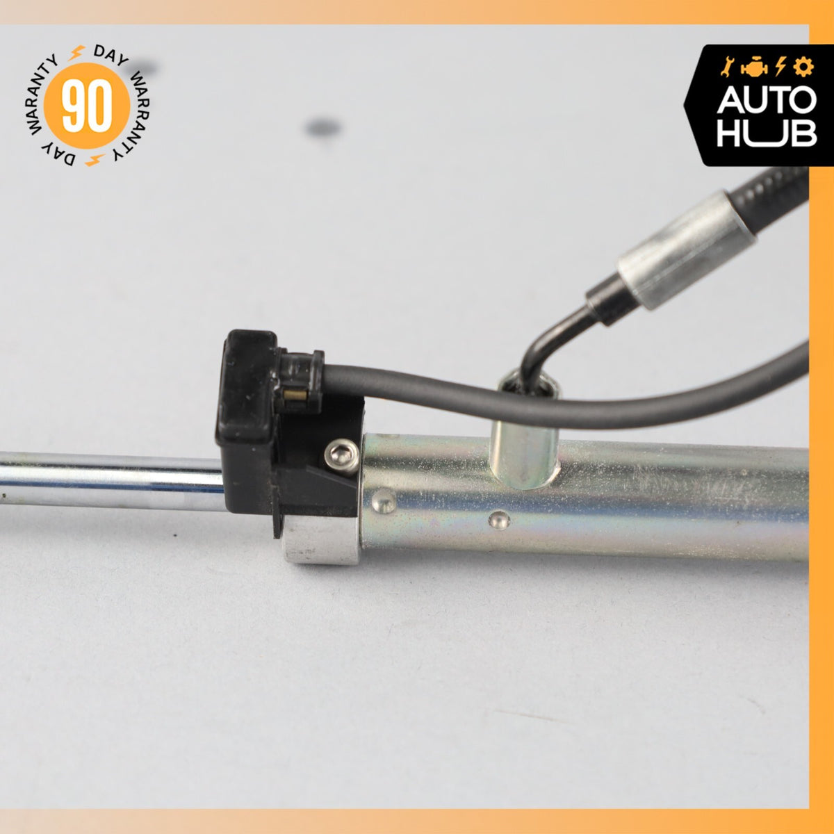 Mercedes W221 S63 Trunk Lid Locking Hydraulic Pull Down Pump w/ Foam Case OEM - photo 5