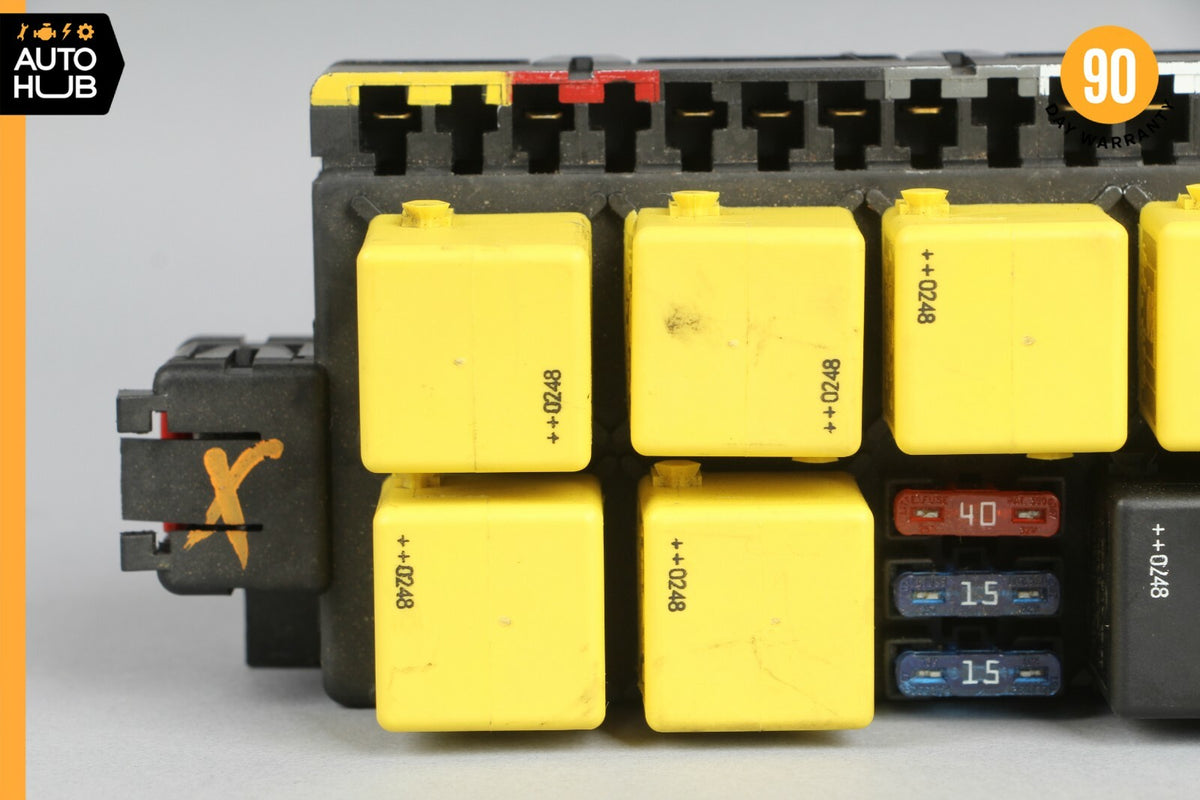 03-12 Mercedes R230 SL500 SL550 SLR Front Left SAM Fuse Box Control Module 82k - photo 3