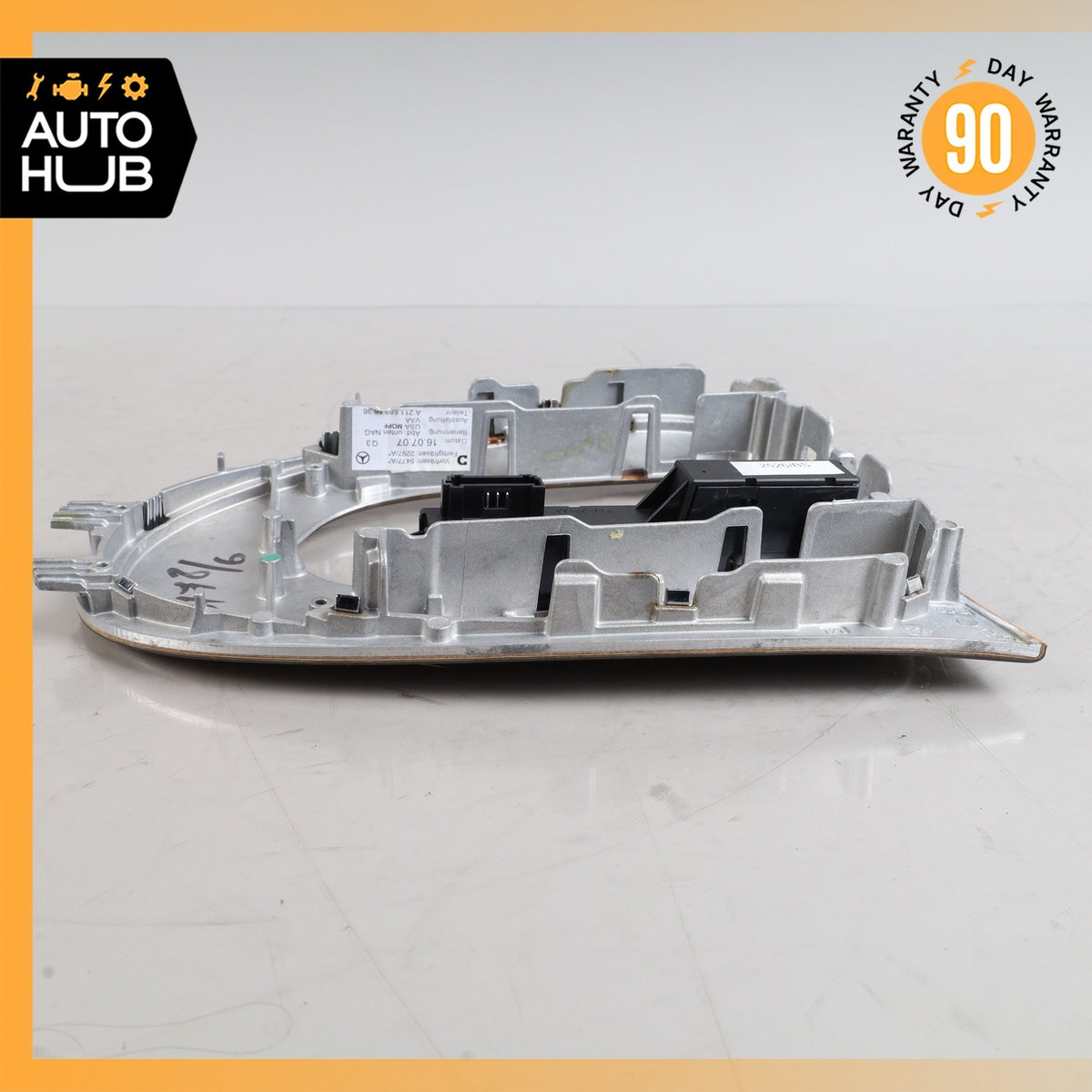 07-09 Mercedes W211 E350 E550 Cover 2116808636 OEM - photo 12
