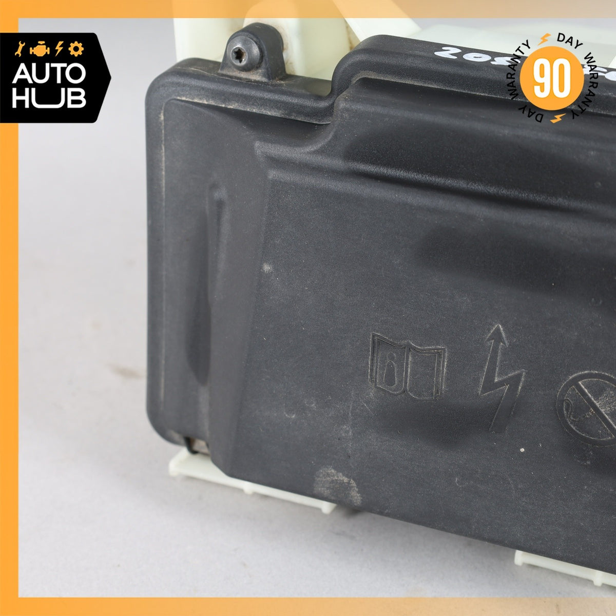 15-21 Mercedes W205 C300 C63 AMG Front Engine Fuse Relay Box Housing OEM - photo 4