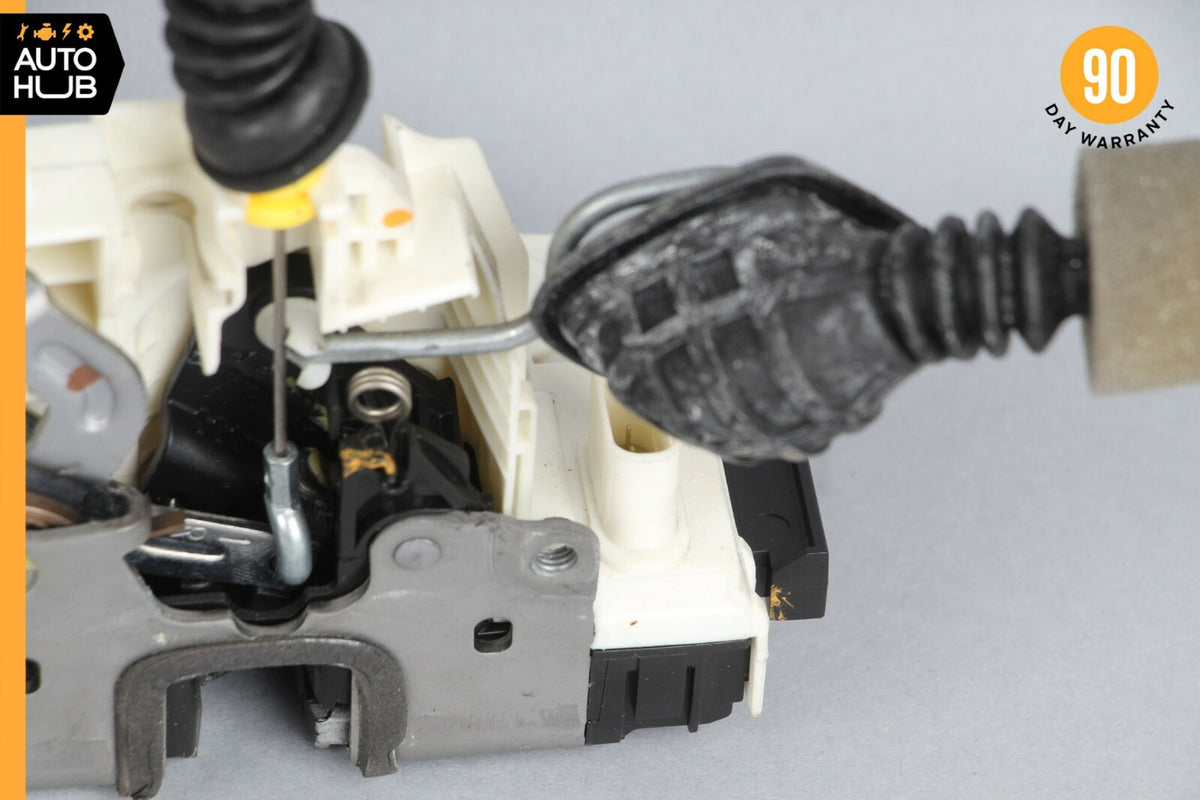 08-14 Mercedes W204 C250 C350 Front Right Side Door Lock Latch Actuator OEM 81k - photo 9