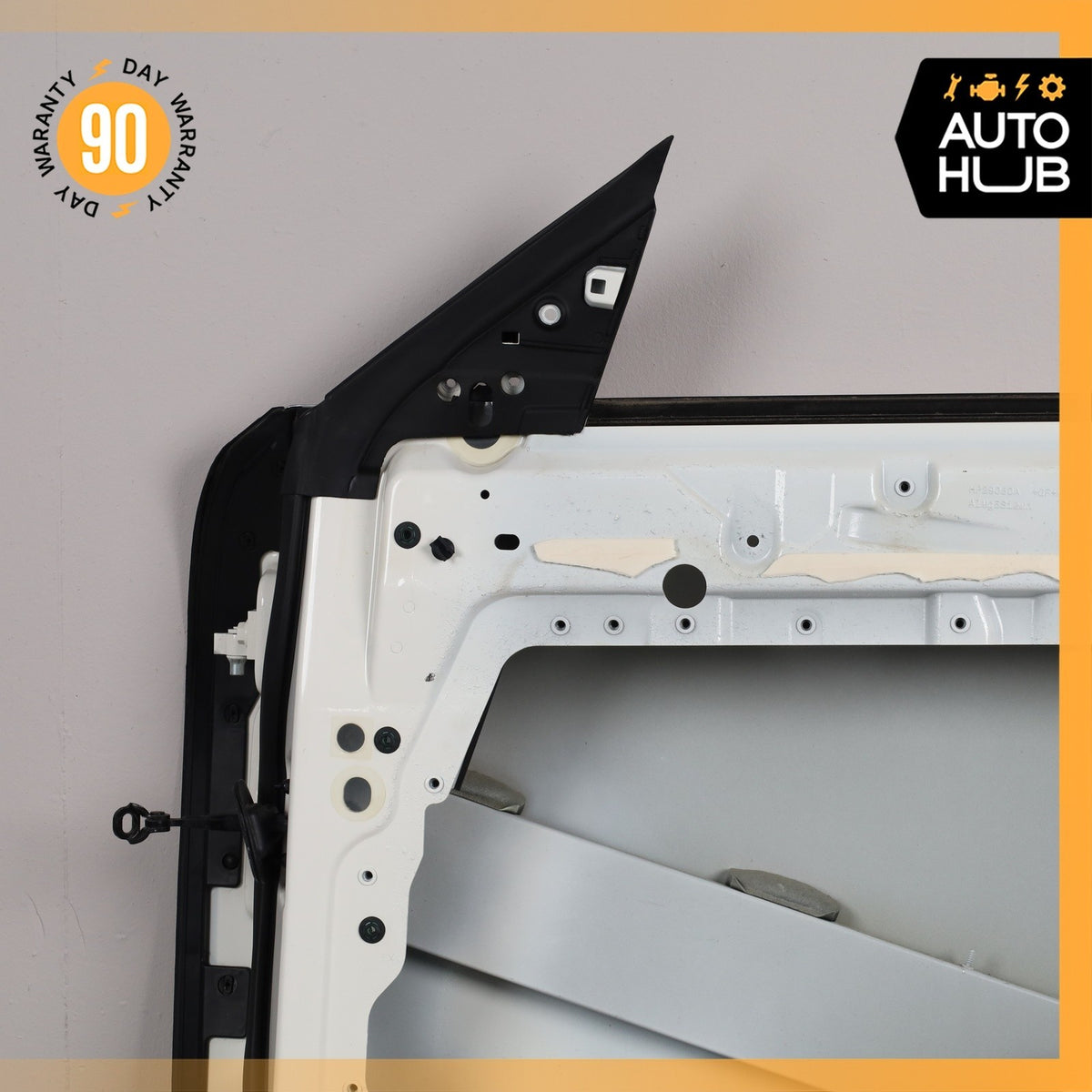 17-22 Maserati Levante M161 Front Right Passenger Side Door Shell White OEM 89k - photo 10