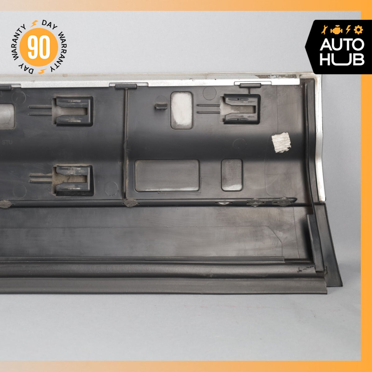 11-18 Porsche Cayenne 958 Front Right Side Lower Door Molding Silver OEM - photo 13