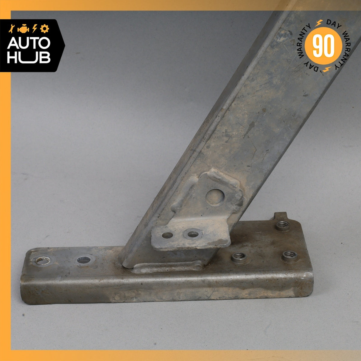 Mercedes W205 C300 Front Left Radiator Bracket Support 2056207900 OEM - photo 2