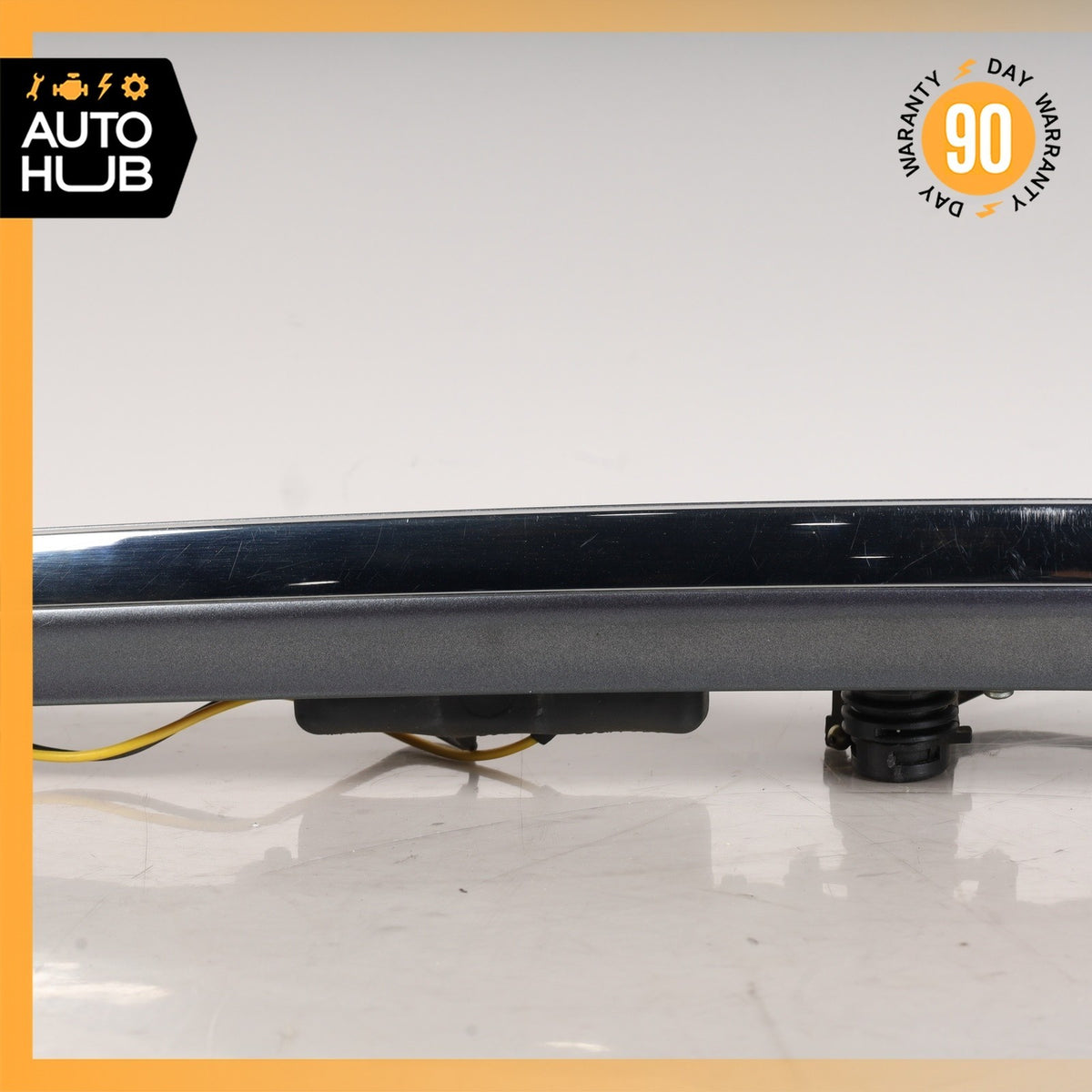 03-13 Maserati Quattroporte M139 Rear Trunk Lid Moulding Plate w/Lights OEM 84k - photo 3