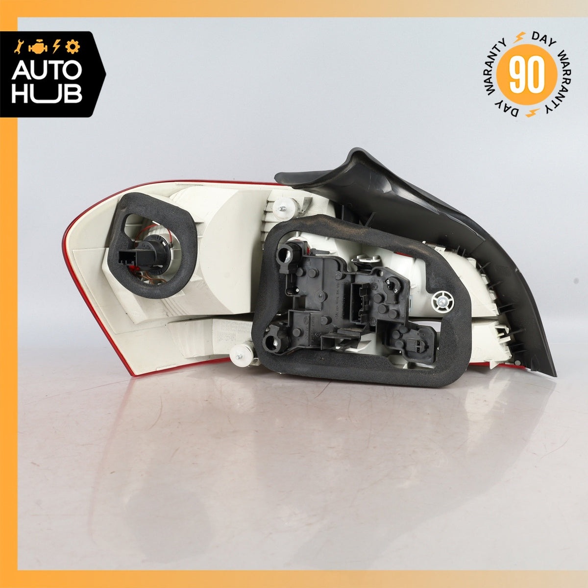 08-11 BMW E88 128i 135i Rear Right Taillight Tail Light Lamp OEM - photo 9