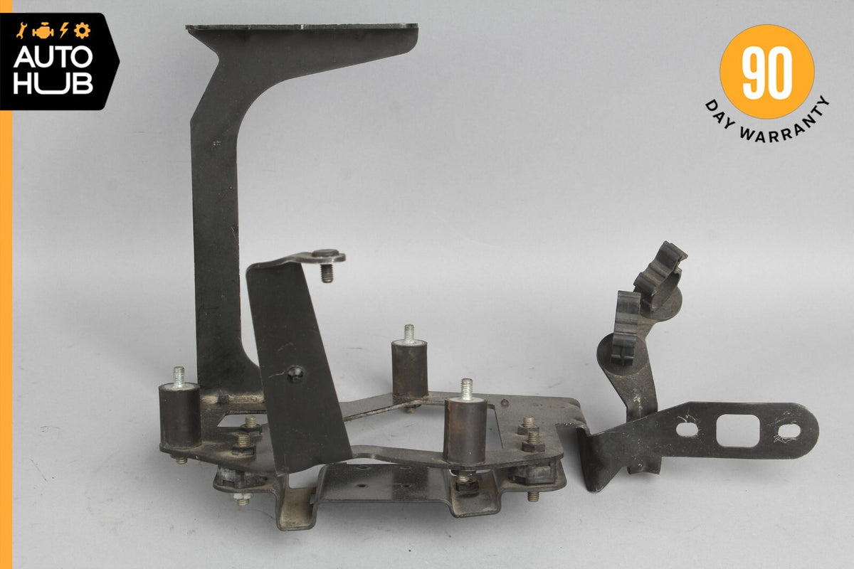 03-08 Mercedes R230 SL55 AMG Air & Water Pump Mounting Bracket 2305510040 OEM - photo 6