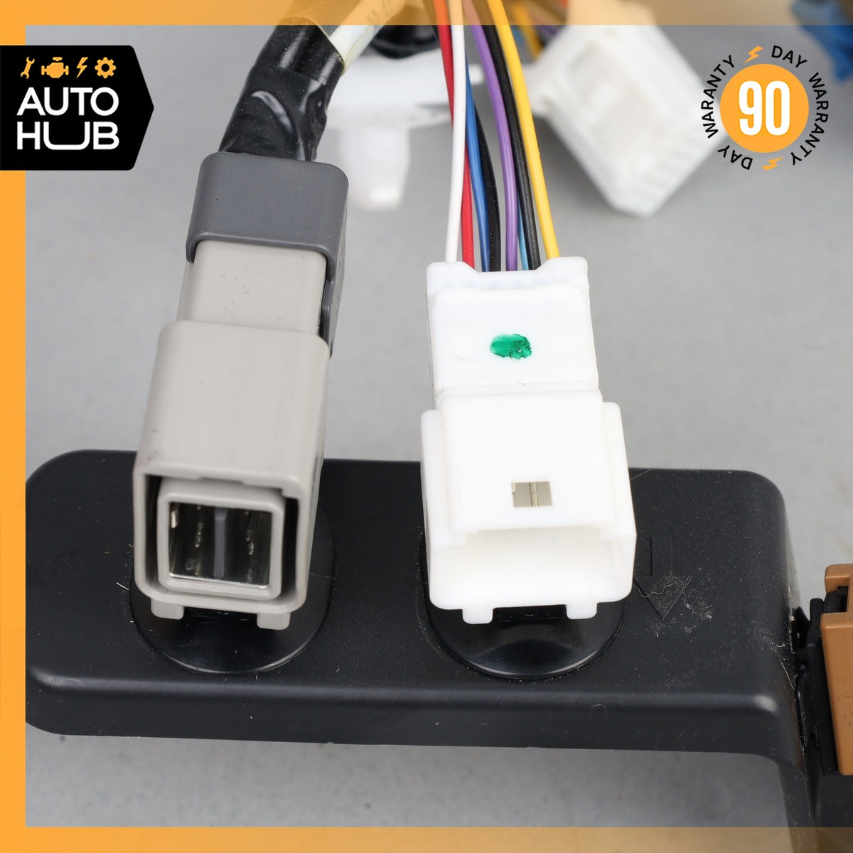 17-19 Infiniti Q60 Center Console Socket USB Port Wire Harness OEM 71k - photo 4