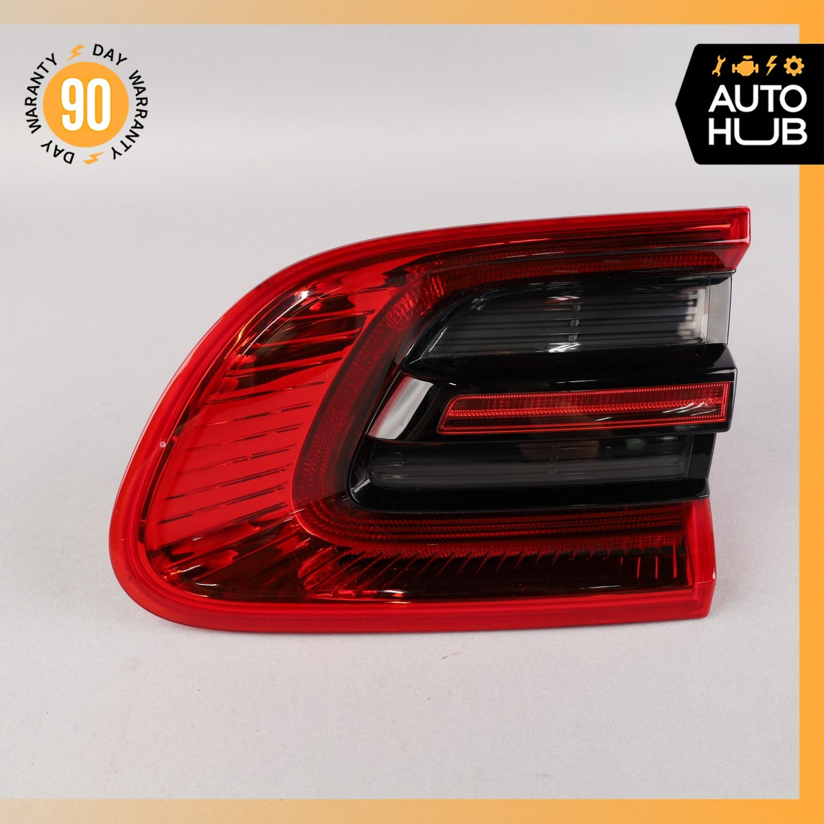 15-18 Porsche Macan 95B Rear Right Passenger Side Inner Tail Light Lamp OEM 74k - photo 2