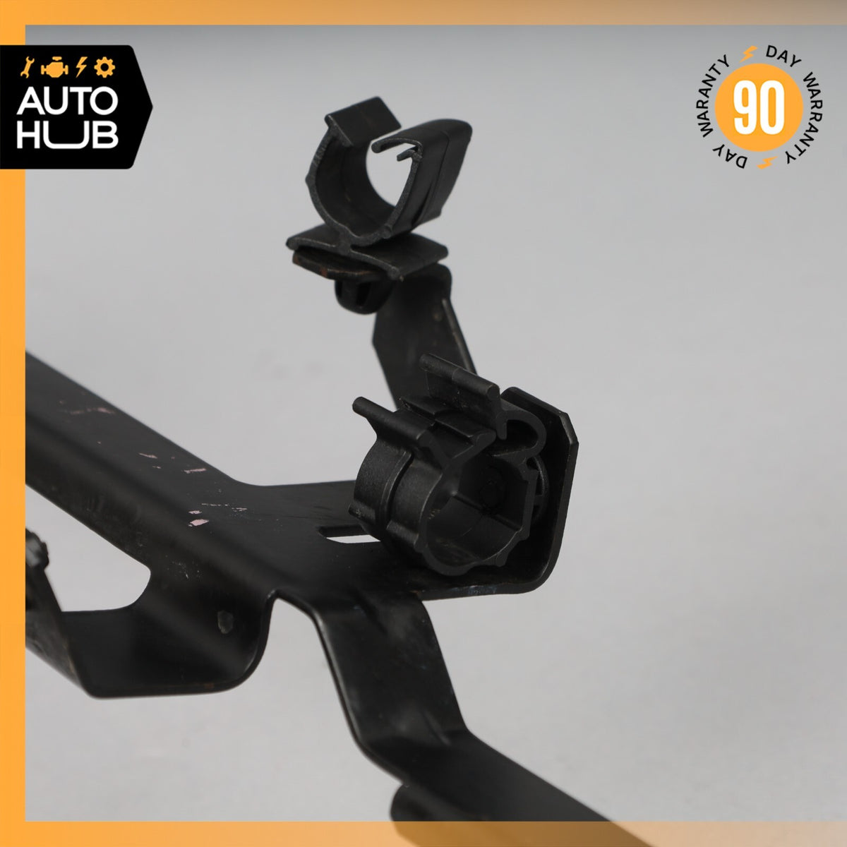 2005 Maserati Quattroporte M139 Engine Motor Left Side Brake Vacuum Line Bracket - photo 11