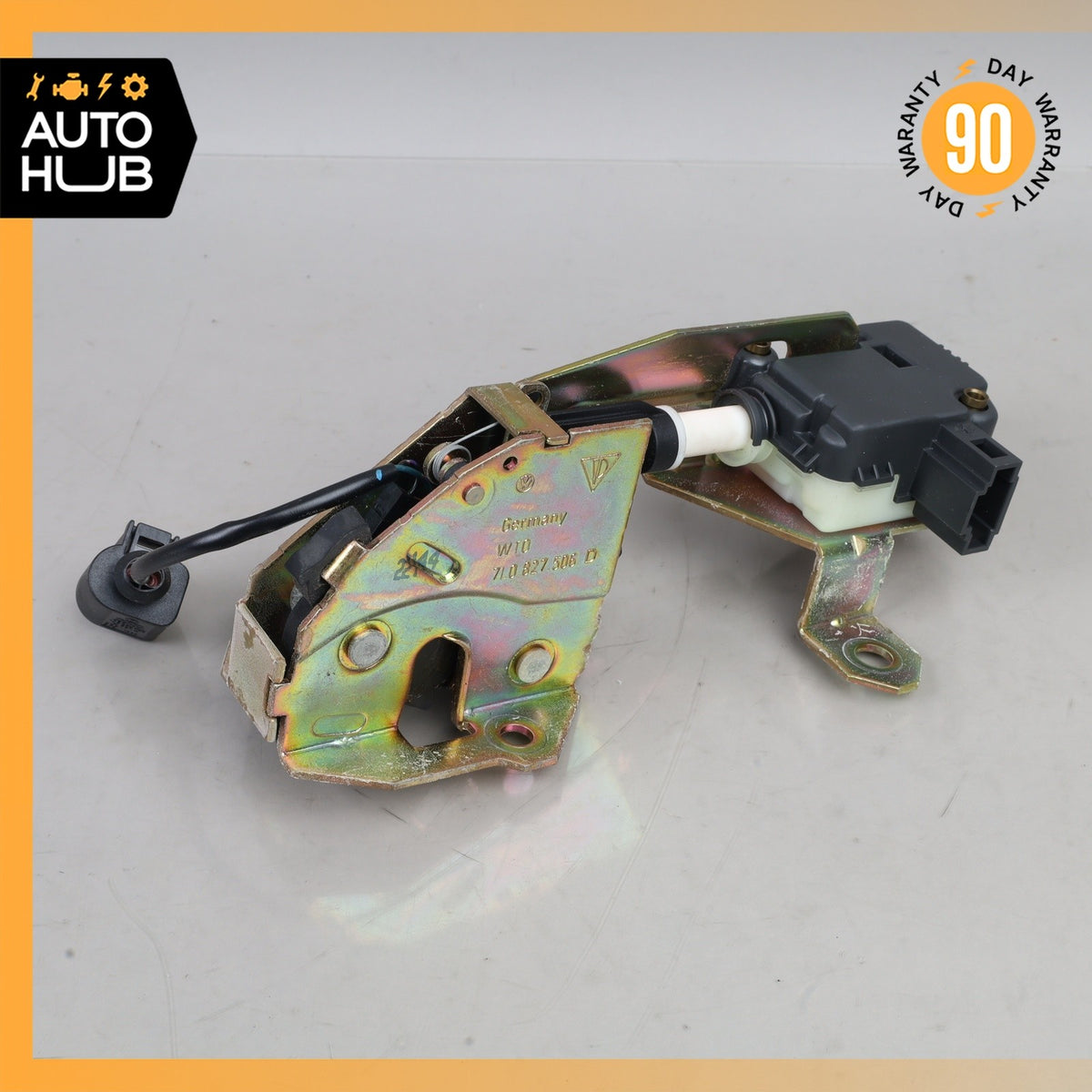 Porsche Cayenne 955 Trunk Lid Tailgate Latch Lock 7L0827506D OEM - photo 1