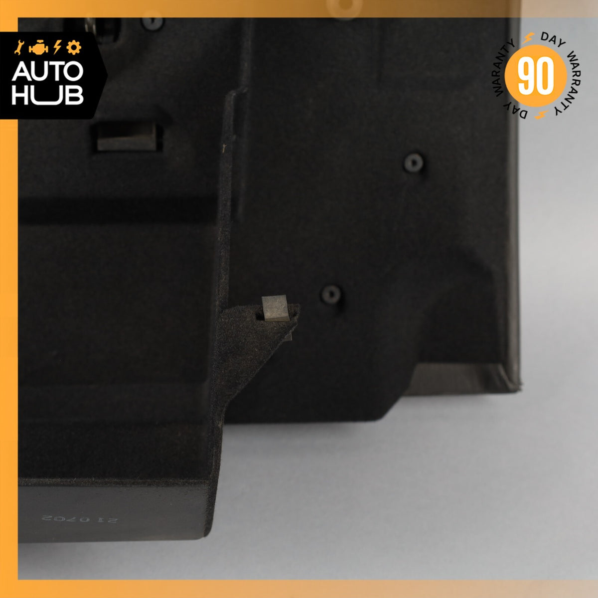 04-09 Cadillac XLR Dash Dashboard Glove Box Compartment Black 15913751 OEM - photo 16