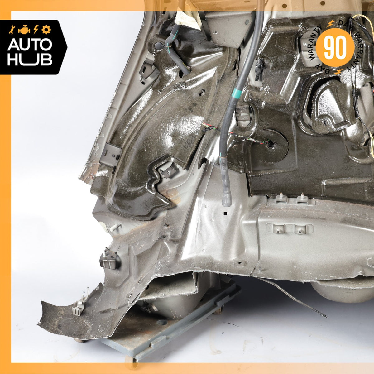 17-21 Maserati Levante M161 Rear Right Passenger Side Quarter Panel Cut OEM 26k - photo 16