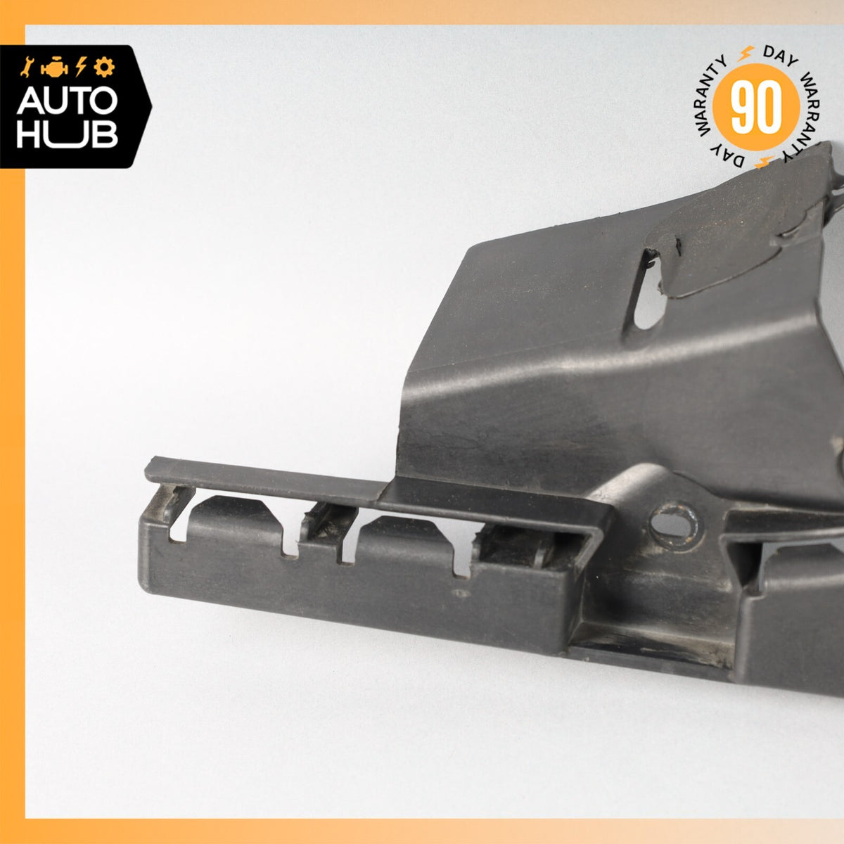 08-18 Maserati GranTurismo M145 Left Side Rocker Panel Side Skirt Bracket OEM - photo 6