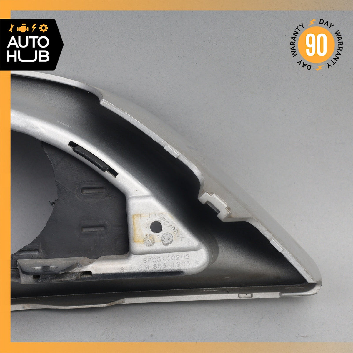 06-13 Mercedes W251 R350 R320 R500 Front Left Bumper Foglight Lamp Bezel OEM - photo 9