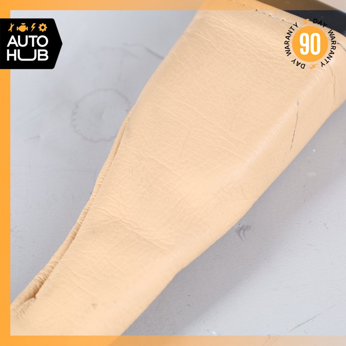 08-19 Maserati GranTurismo Front Left or Right Seat Belt Buckle Beige OEM - photo 9