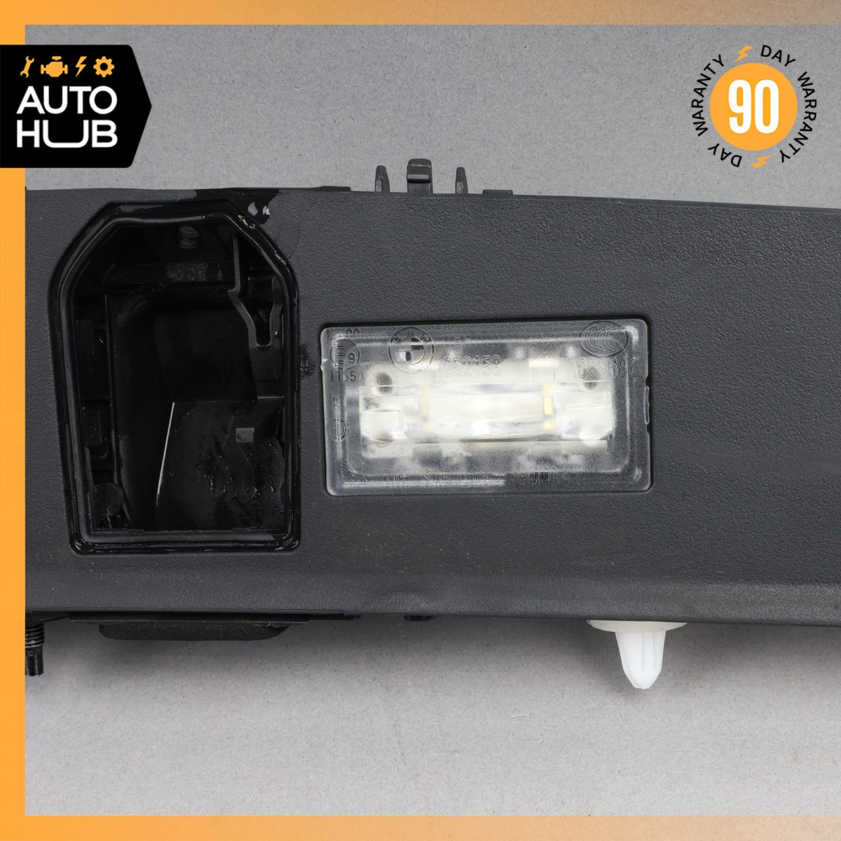 BMW G12 740Li Trunk Boot License Plate Light w/ Handle 7357105 OEM - photo 3