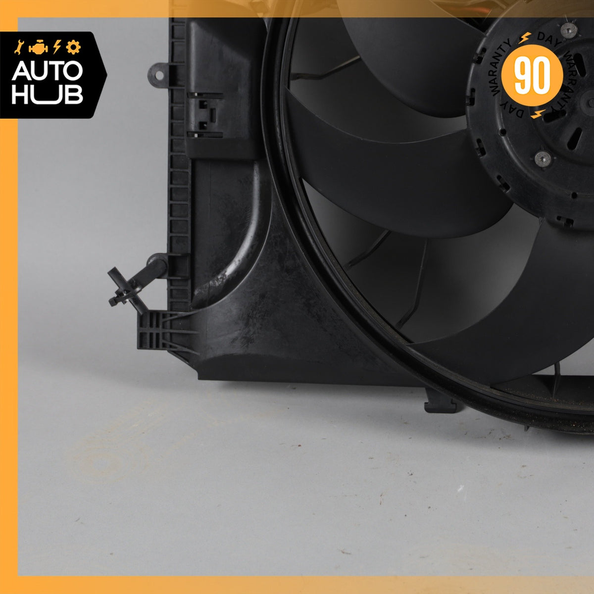 08-20 Mercedes W204 C300 E350 Engine Radiator Cooling Fan Motor Assembly OEM - photo 8