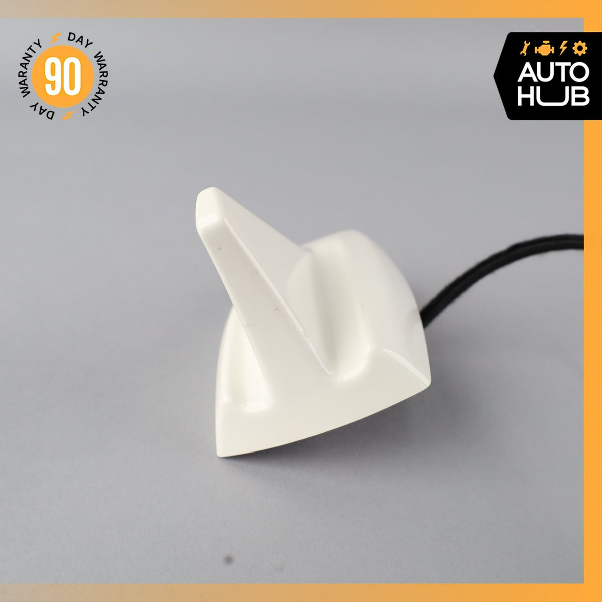 14-17 Maserati Quattroporte M156 Shark Fin Radio Antenna White OEM - photo 3