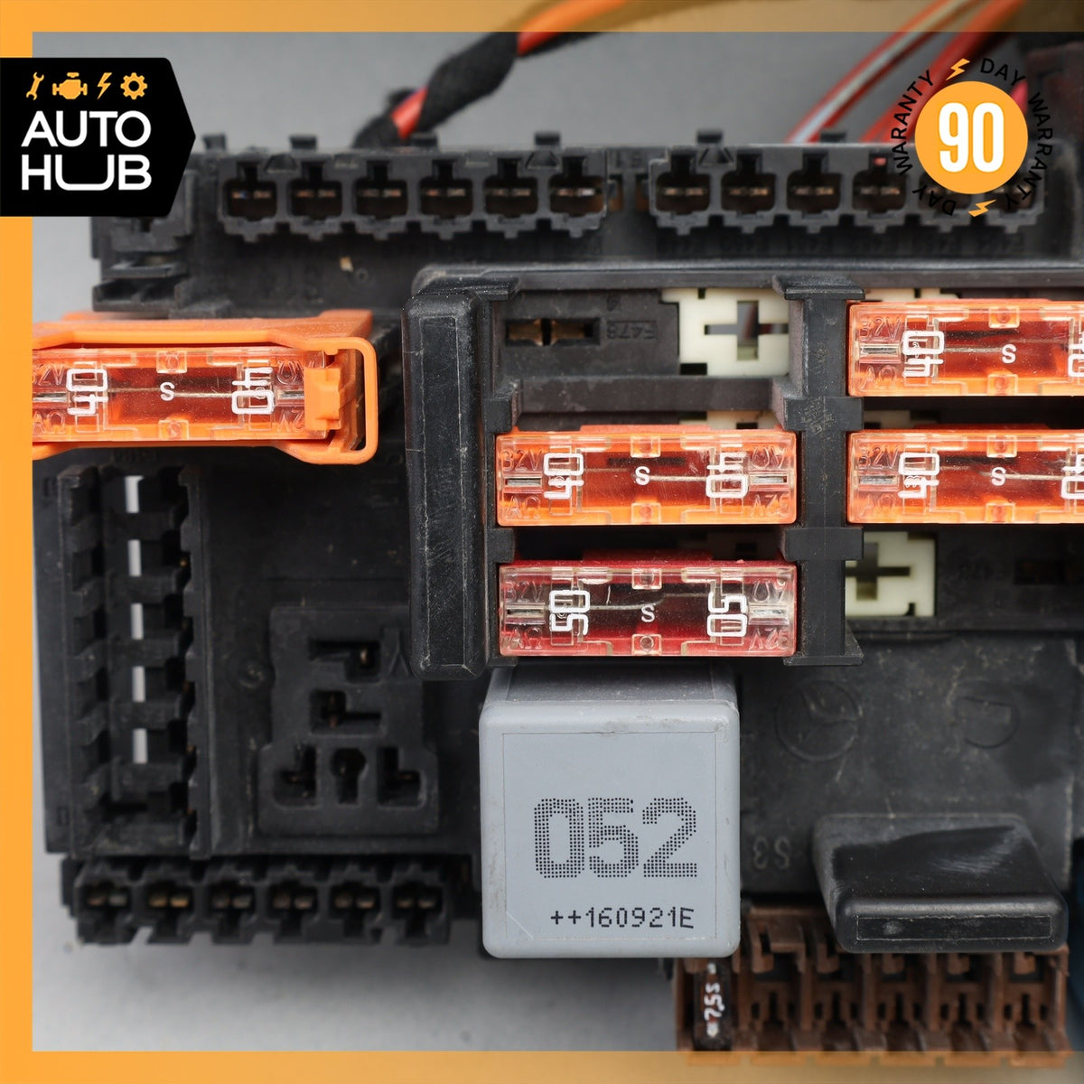 Mercedes W213 E300 Rear Trunk Fuse Box Relay 2139068801 OEM - photo 3