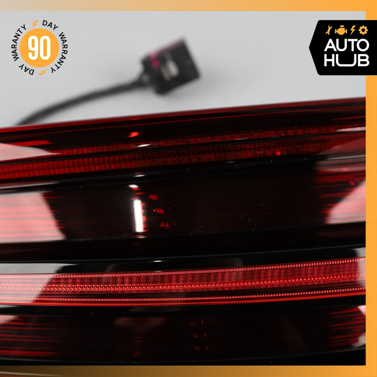 15-18 Porsche Macan 95B GTS Left Side Outer Tail Light Lamp 95B945095C OEM - photo 6