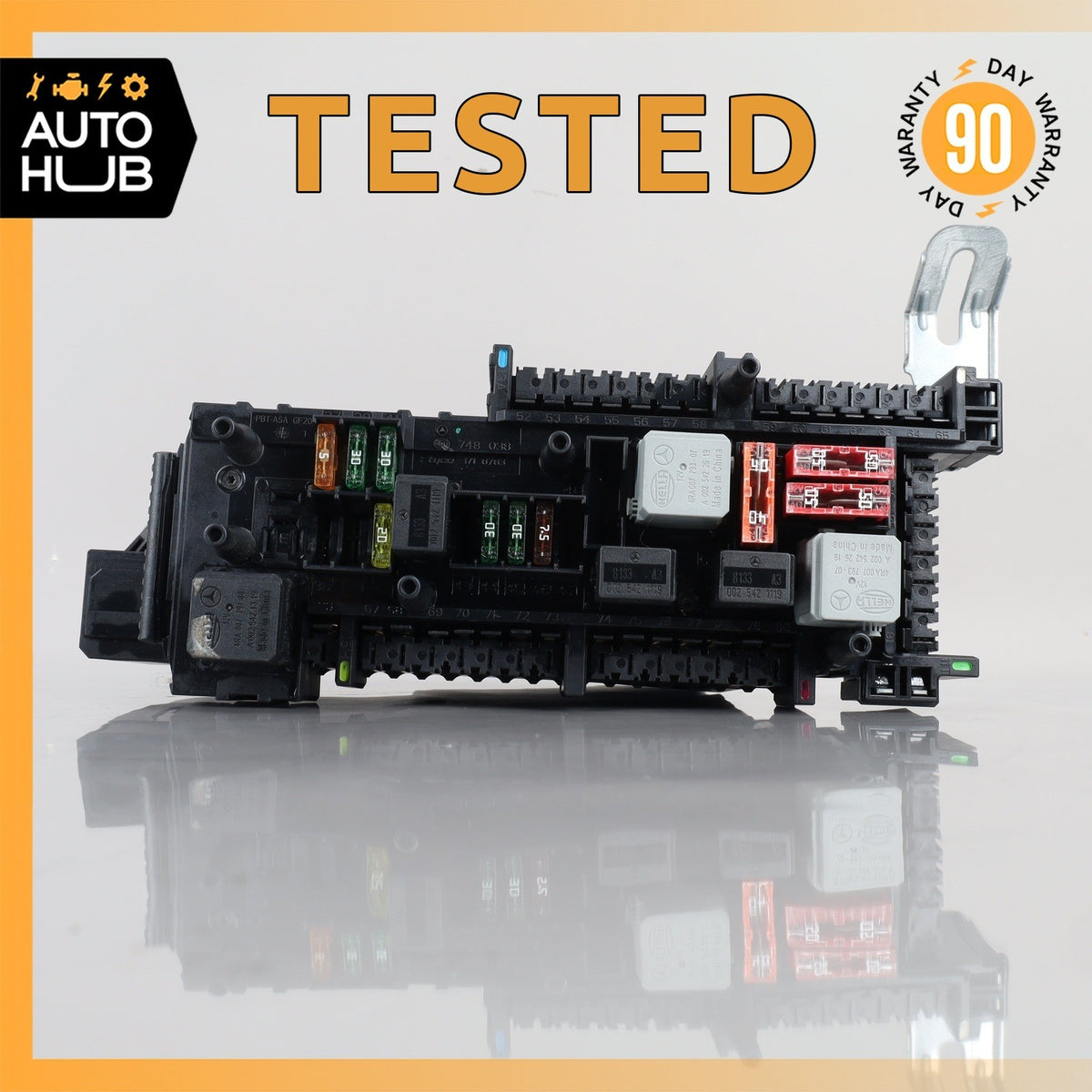 08-09 Mercedes W204 C63 C350 C280 C230 Rear Fuse Relay Box Module OEM - photo 1