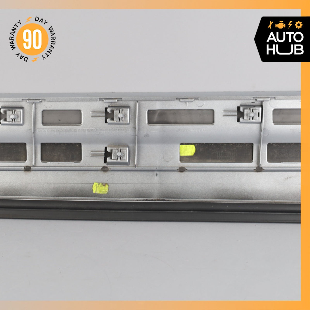 15-18 Porsche Cayenne 958 GTS Front Right Lower Door Molding OEM 31k - photo 8