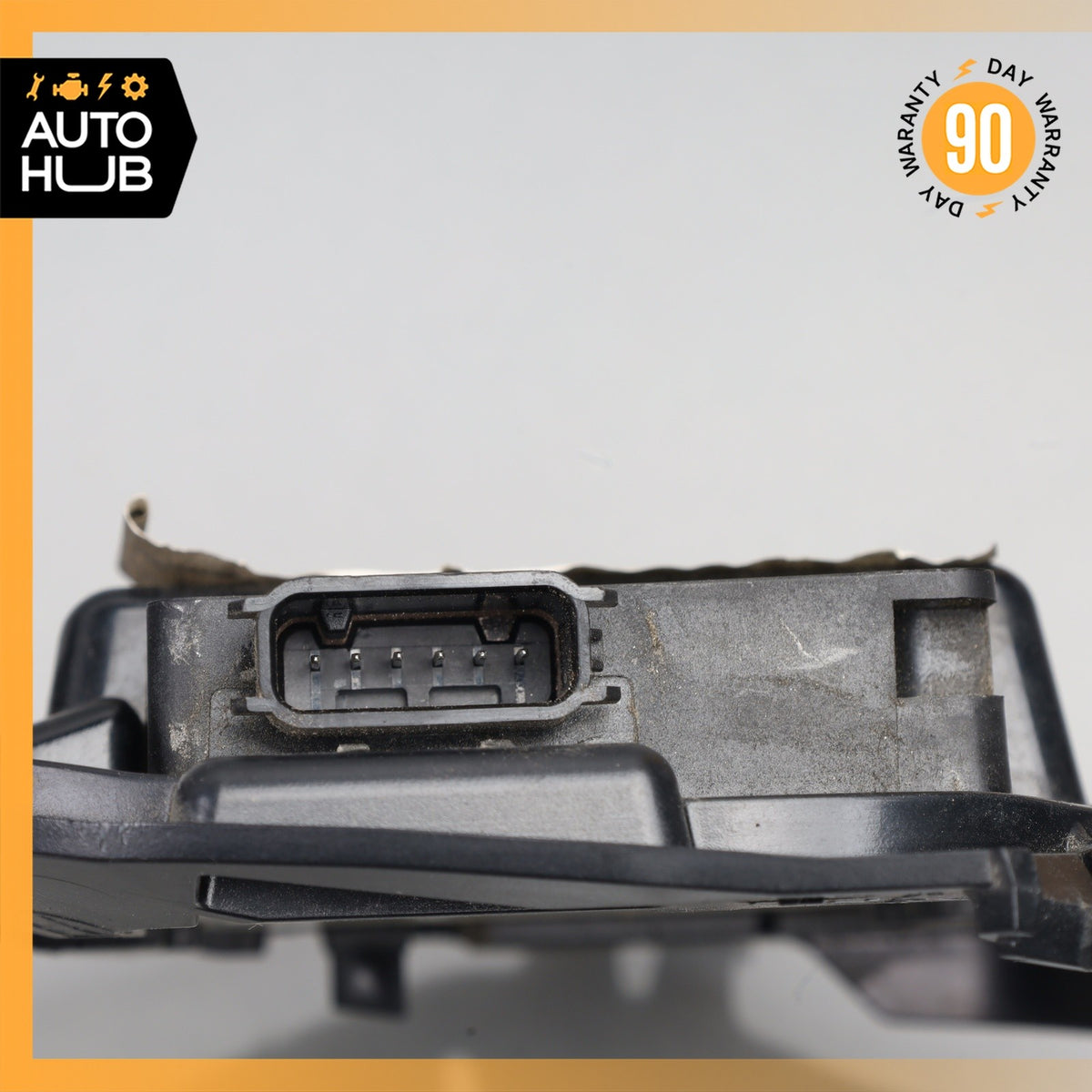Mercedes W242 B250e Front Blind Spot Radar Distance Sensor Module w/Bracket OEM - photo 5