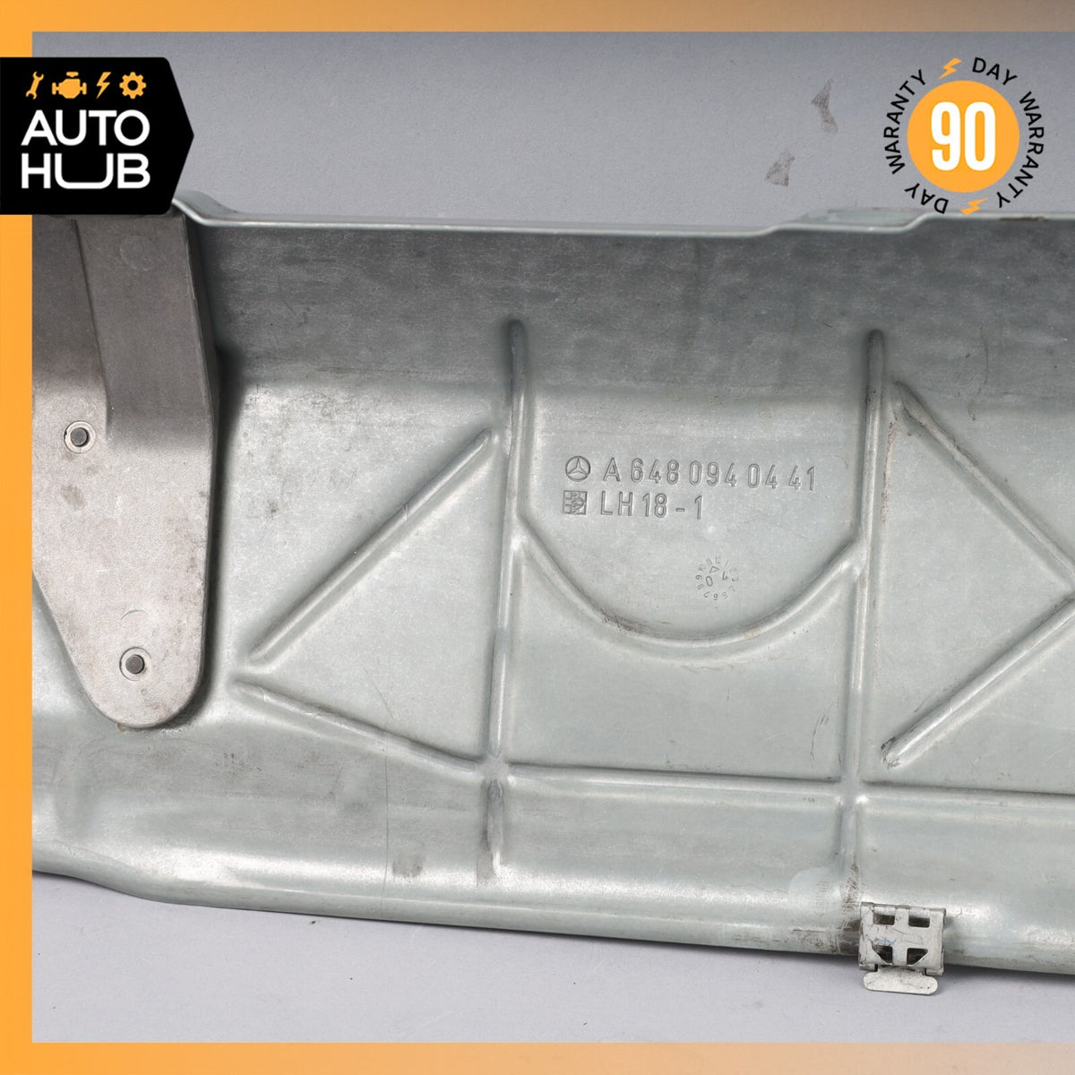 05-06 Mercedes W211 E320 Diesel Air Filter Bracket 6480940441 OEM - photo 9