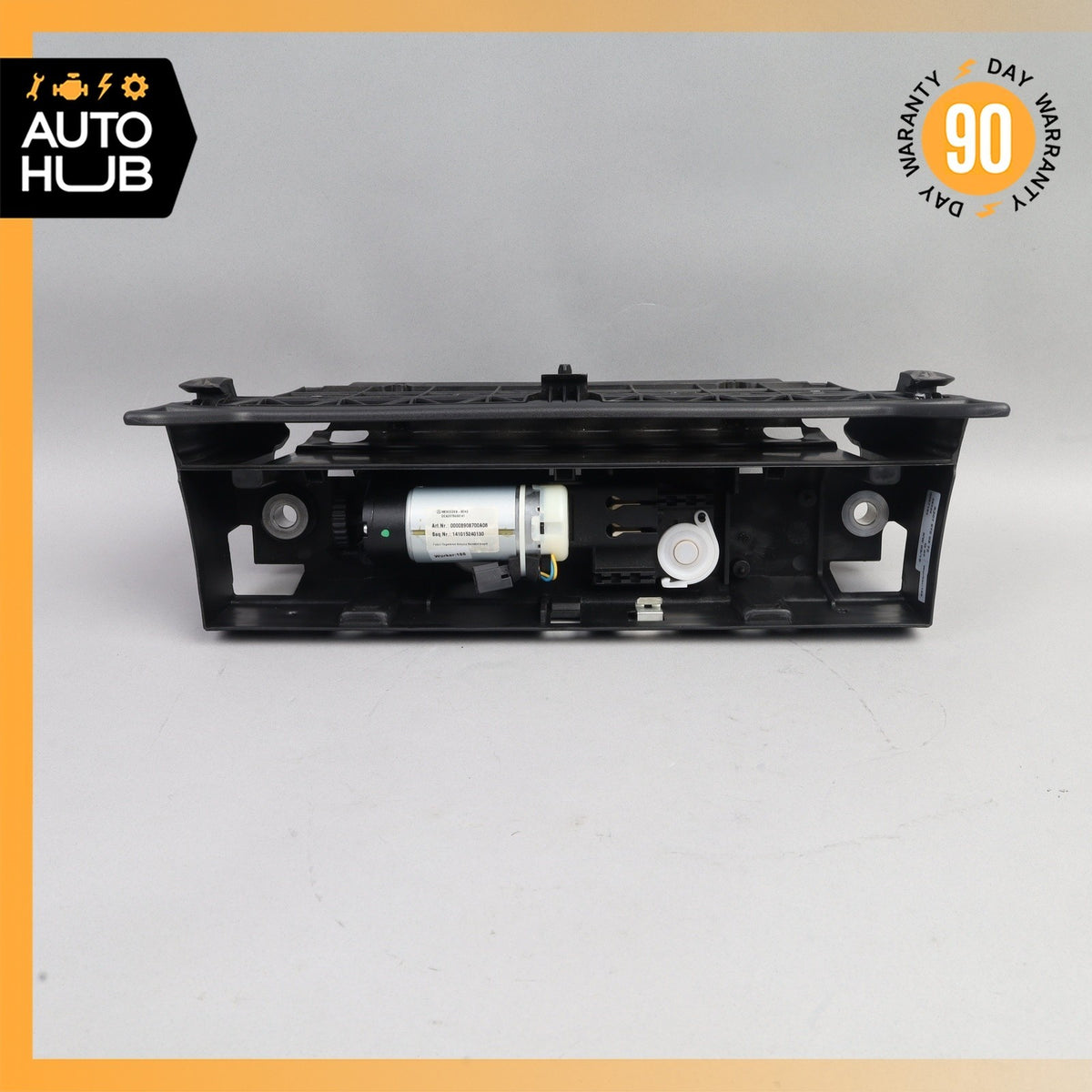 11-17 Mercedes W207 E400 E550 Wind Screen Windscreen Deflector Motor OEM 58k - photo 2