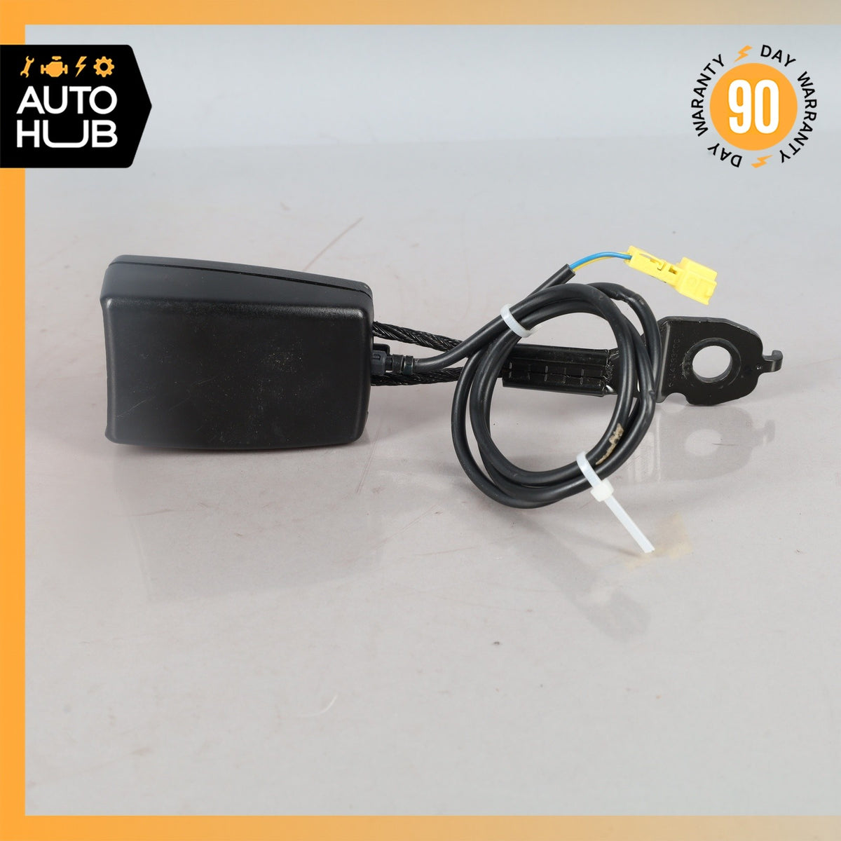 15-18 Mercedes W205 C300 C43 AMG Seat Belt Buckle Front Right or Left Side OEM - photo 4