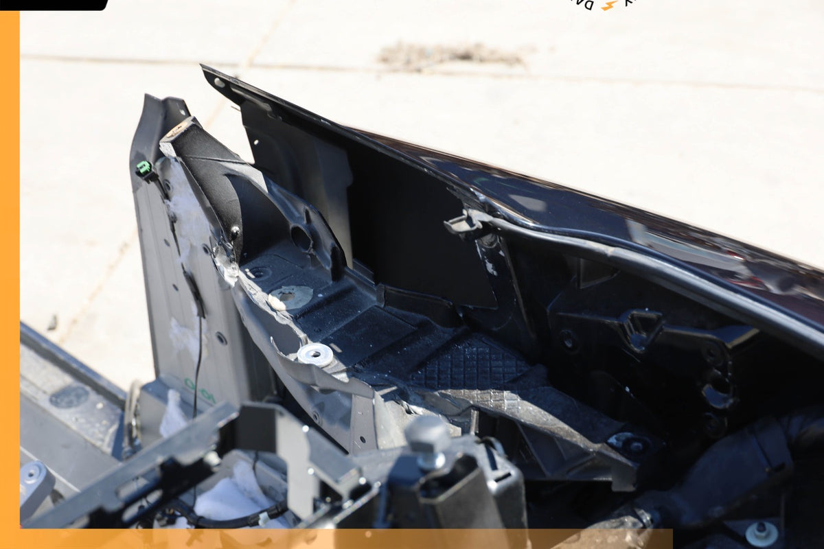 Aston Martin DB9 Volante Convertible Body Shell Frame OEM 22k - photo 19