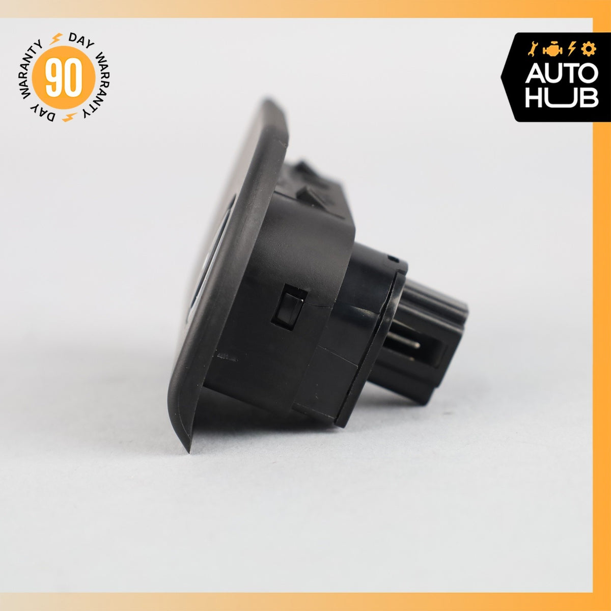 Maserati Quattroporte M156 Trunk Lid Release Boot Button 675000027 OEM - photo 3