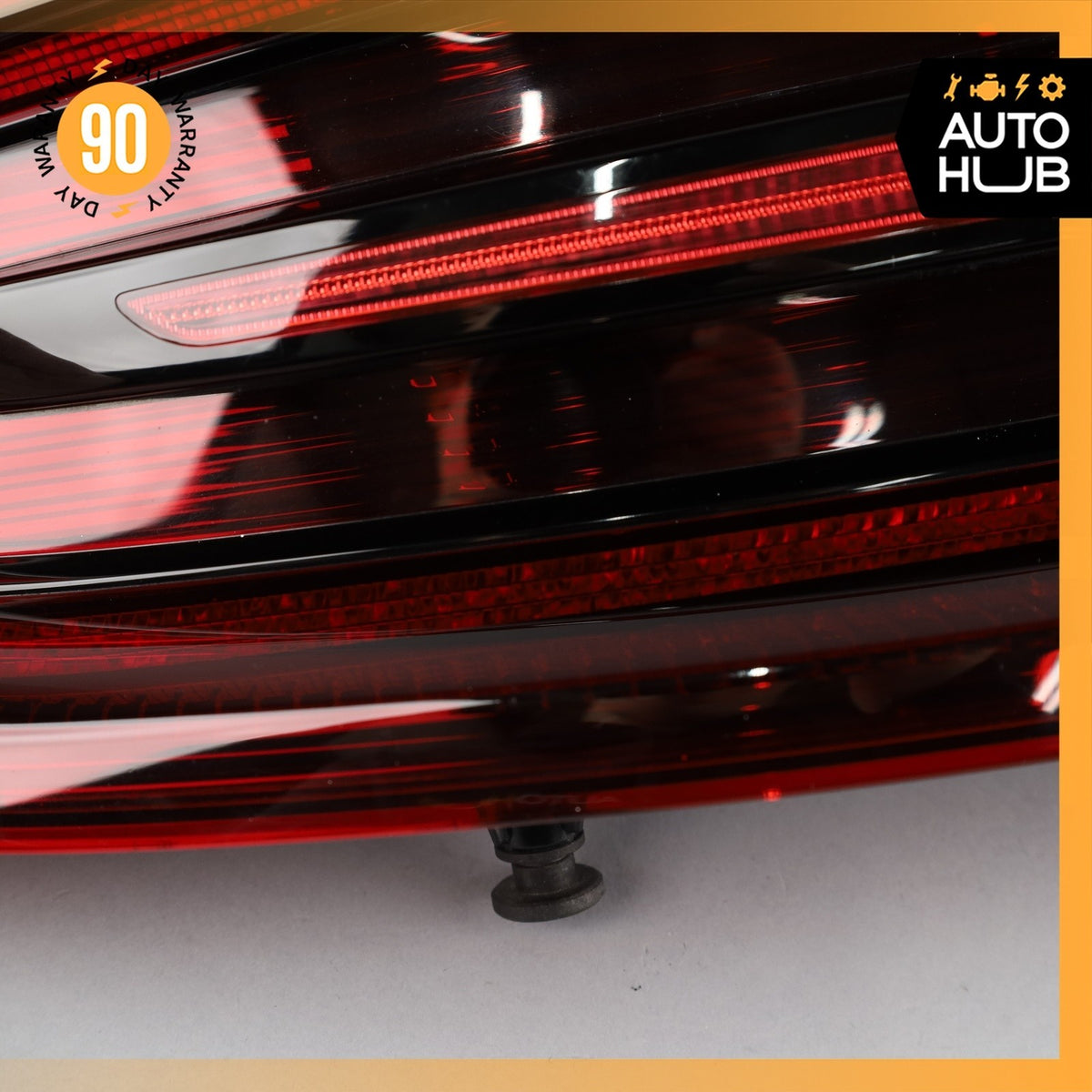 15-18 Porsche Macan 95B GTS Left Side Outer Tail Light Lamp 95B945095C OEM - photo 9