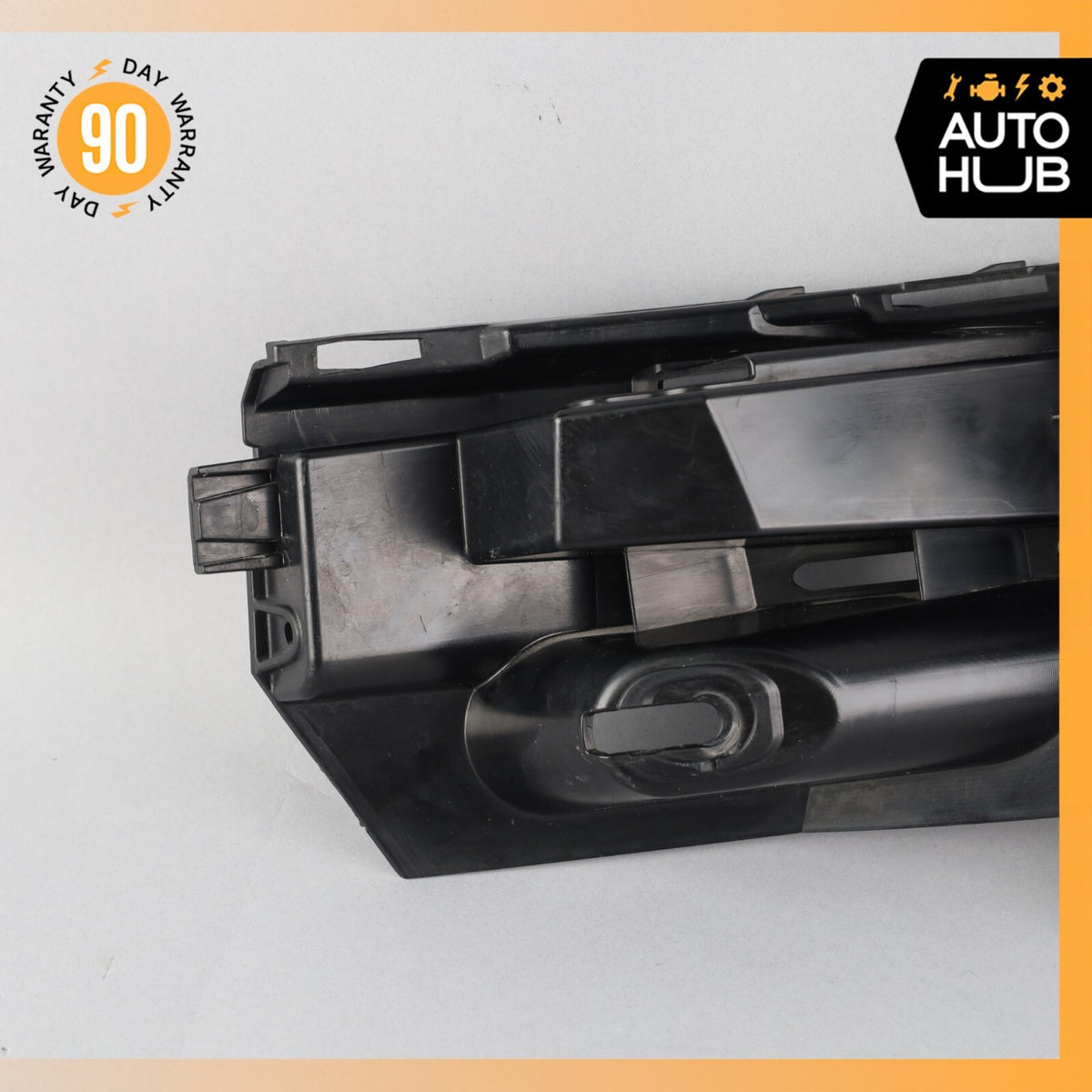 2015 Porsche Macan S 95B Rear Right Side Bumper Mount Bracket 95B807484 OEM - photo 2
