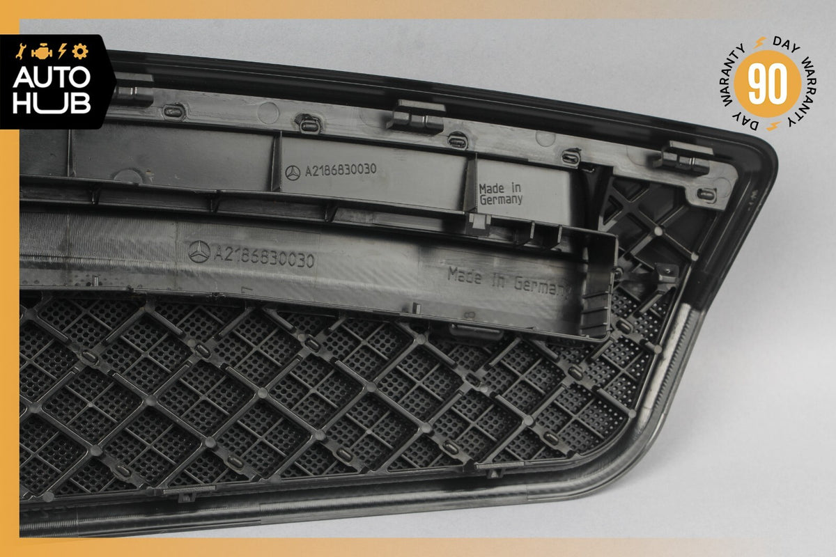 12-18 Mercedes W218 CLS63 CLS400 Rear 3RD Third Brake Stop Light Trim Black OEM - photo 7