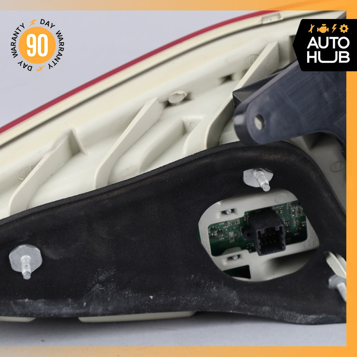 08-12 Maserati GranTurismo M145 Right Side Outer Tail Light Lamp 234380 OEM 74k - photo 12