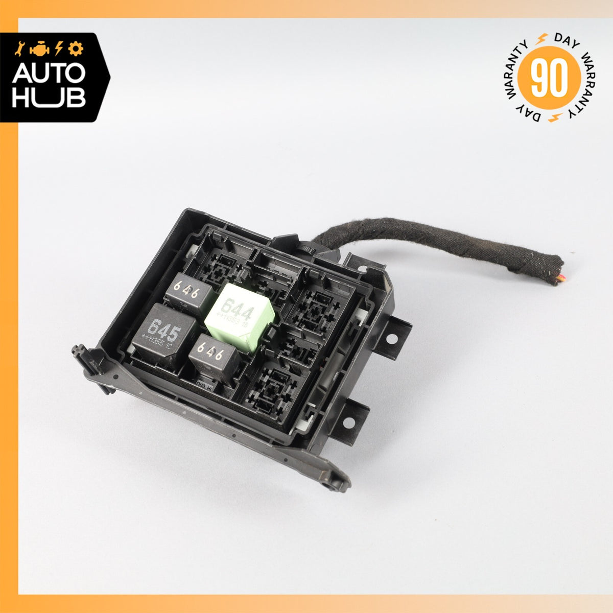 2012 Porsche Cayenne 958 Hybrid S Engine Engine Dashboard Relay Fuse Box OEM - photo 1