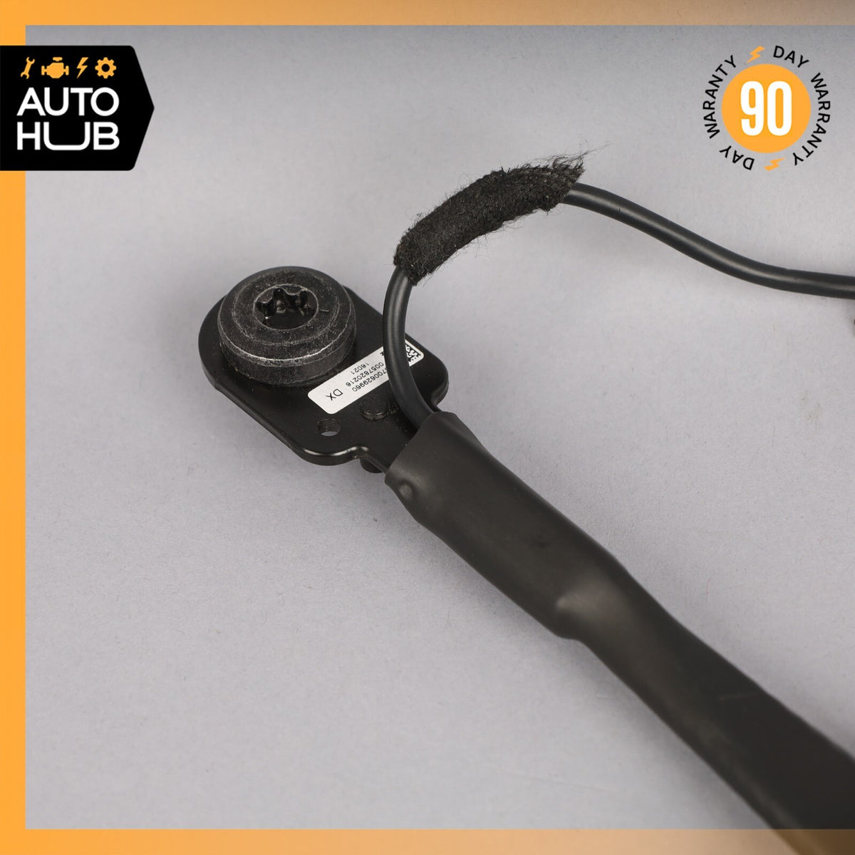 17-20 Maserati Levante M161 Front Right Passenger Seat Belt Buckle Black OEM 44k - photo 3