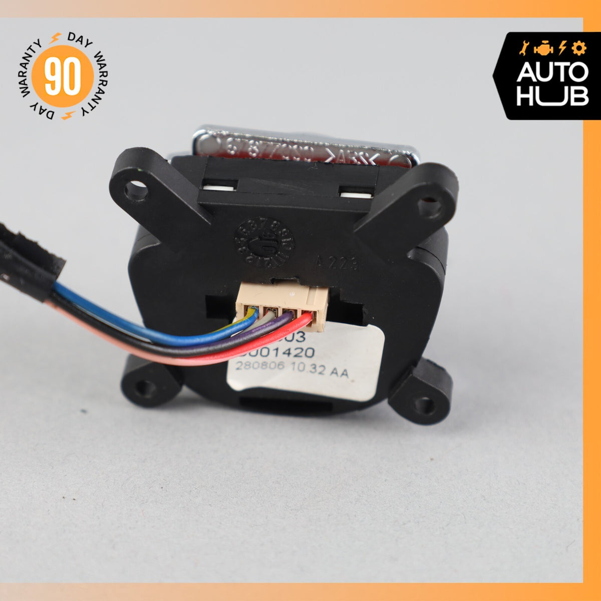 03-13 Maserati Quattroporte M139 Dashboard Emergency Hazard Switch Button OEM - photo 6