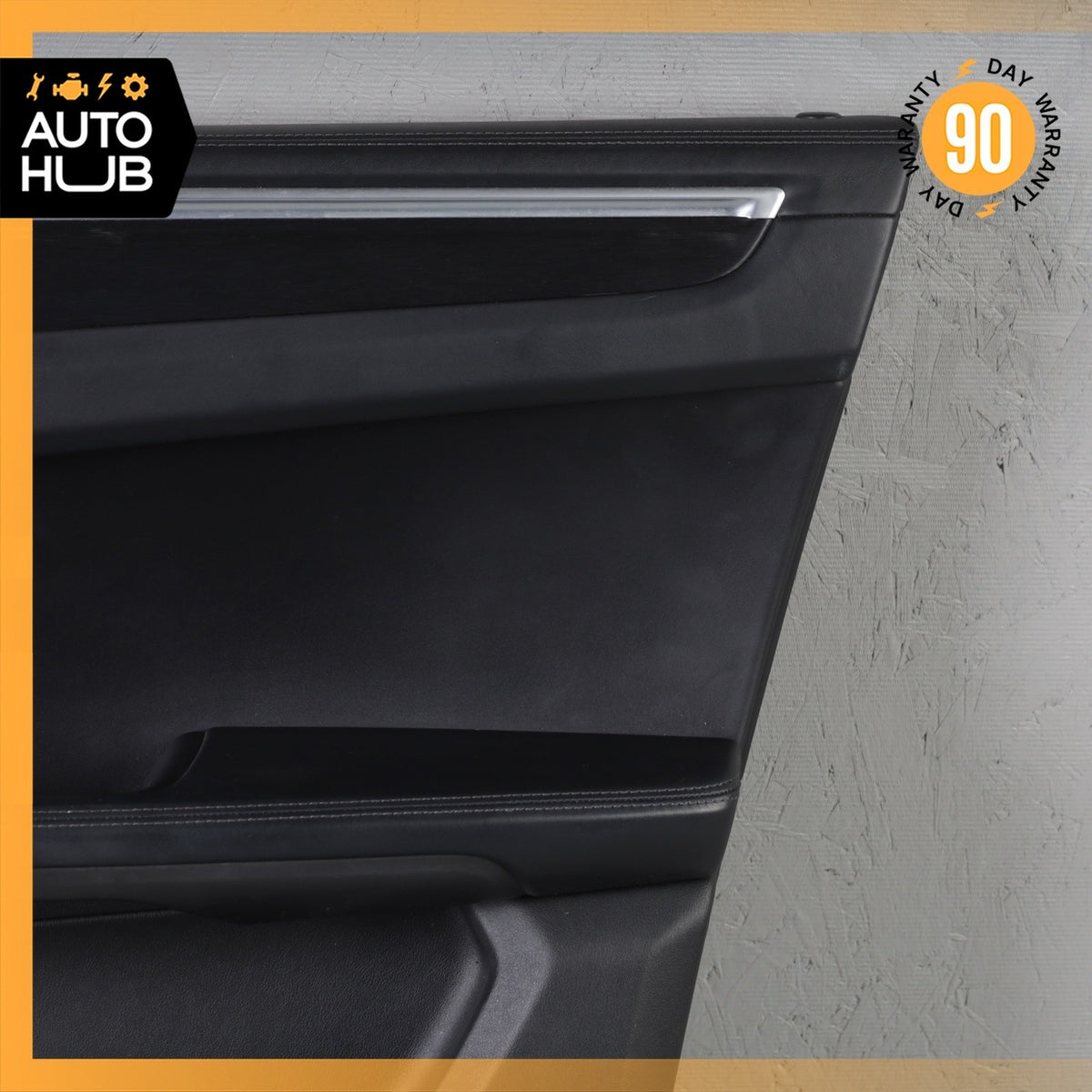 15-24 Porsche Macan 95B Front Right Side Interior Door Panel Leather OEM 44k - photo 2