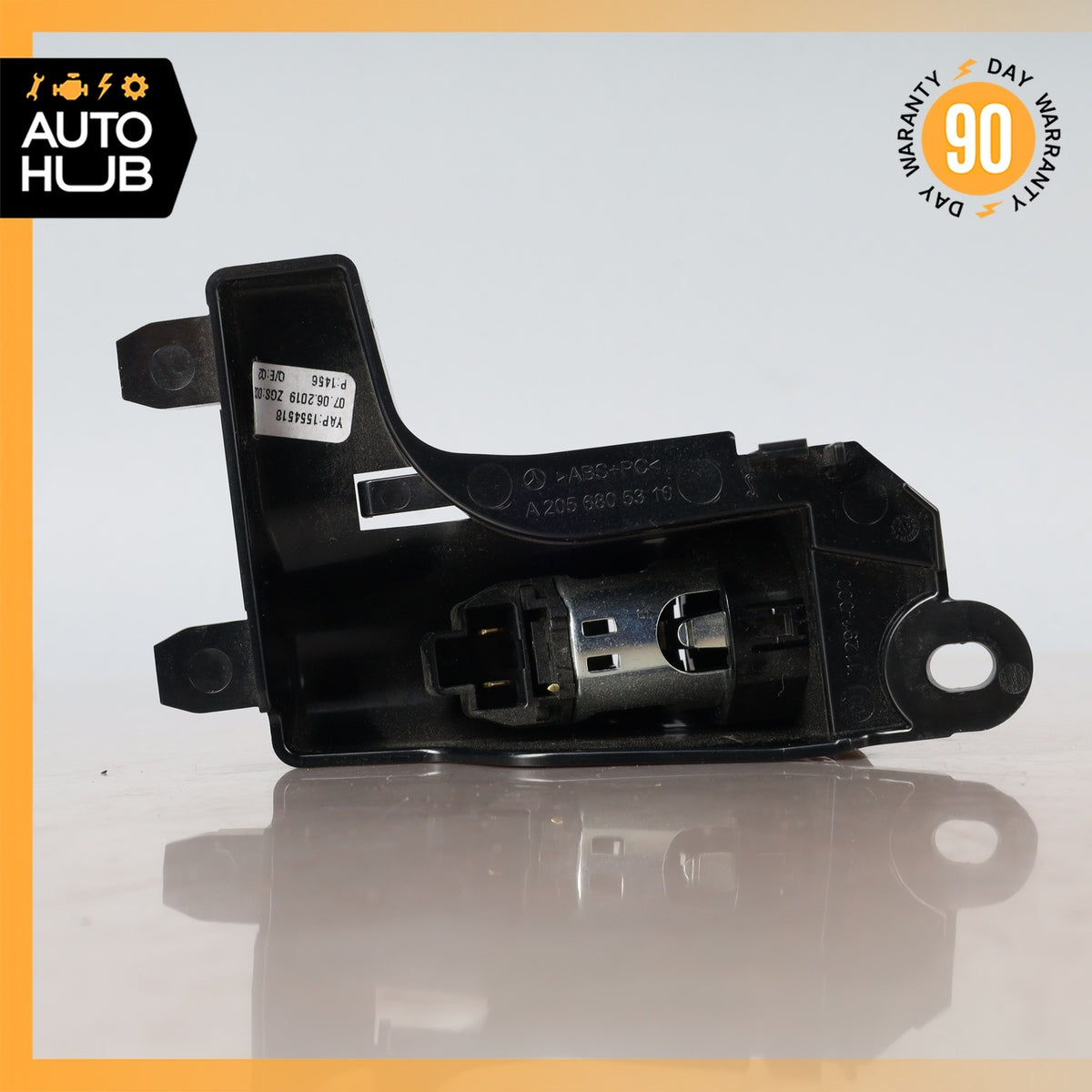 19-23 Mercedes W205 C300 C43 AMG Center Console Power Socket Outlet OEM 67k - photo 5