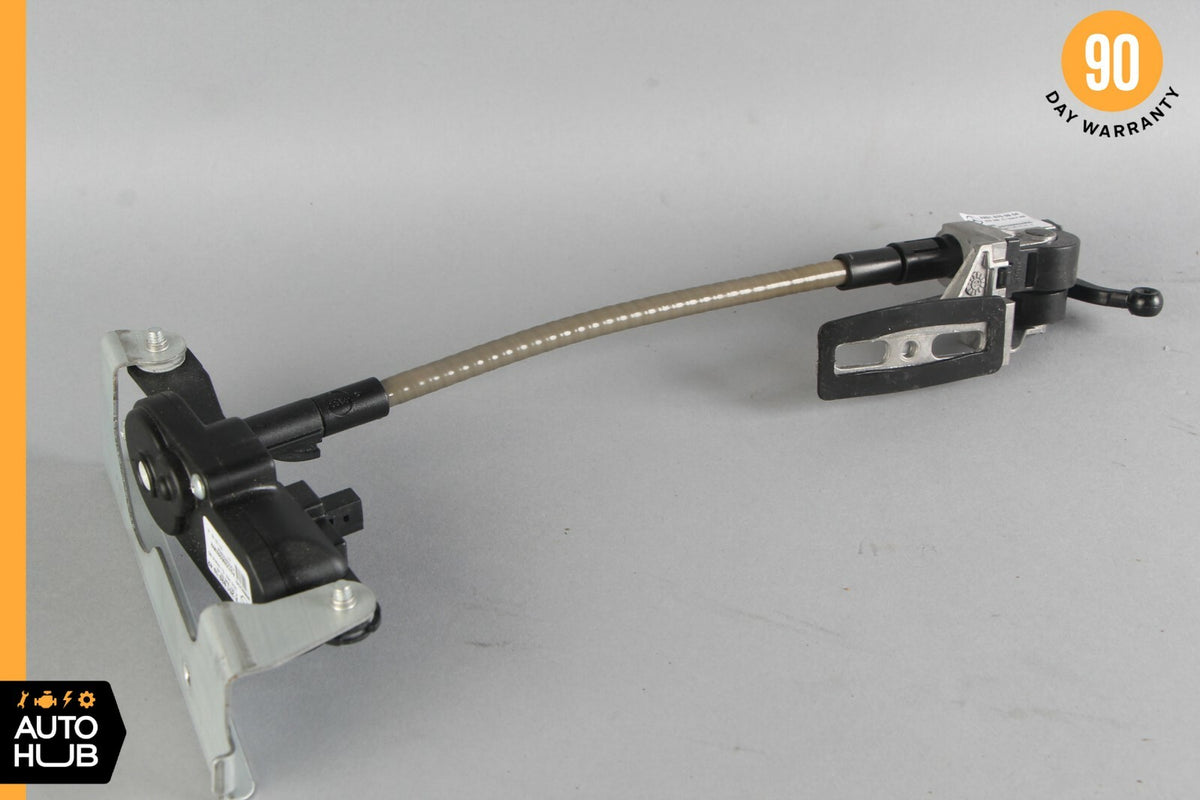 06-13 Mercedes W251 R350 R320 Rear Left Side Quarter Window Motor 2518201942 OEM - photo 1