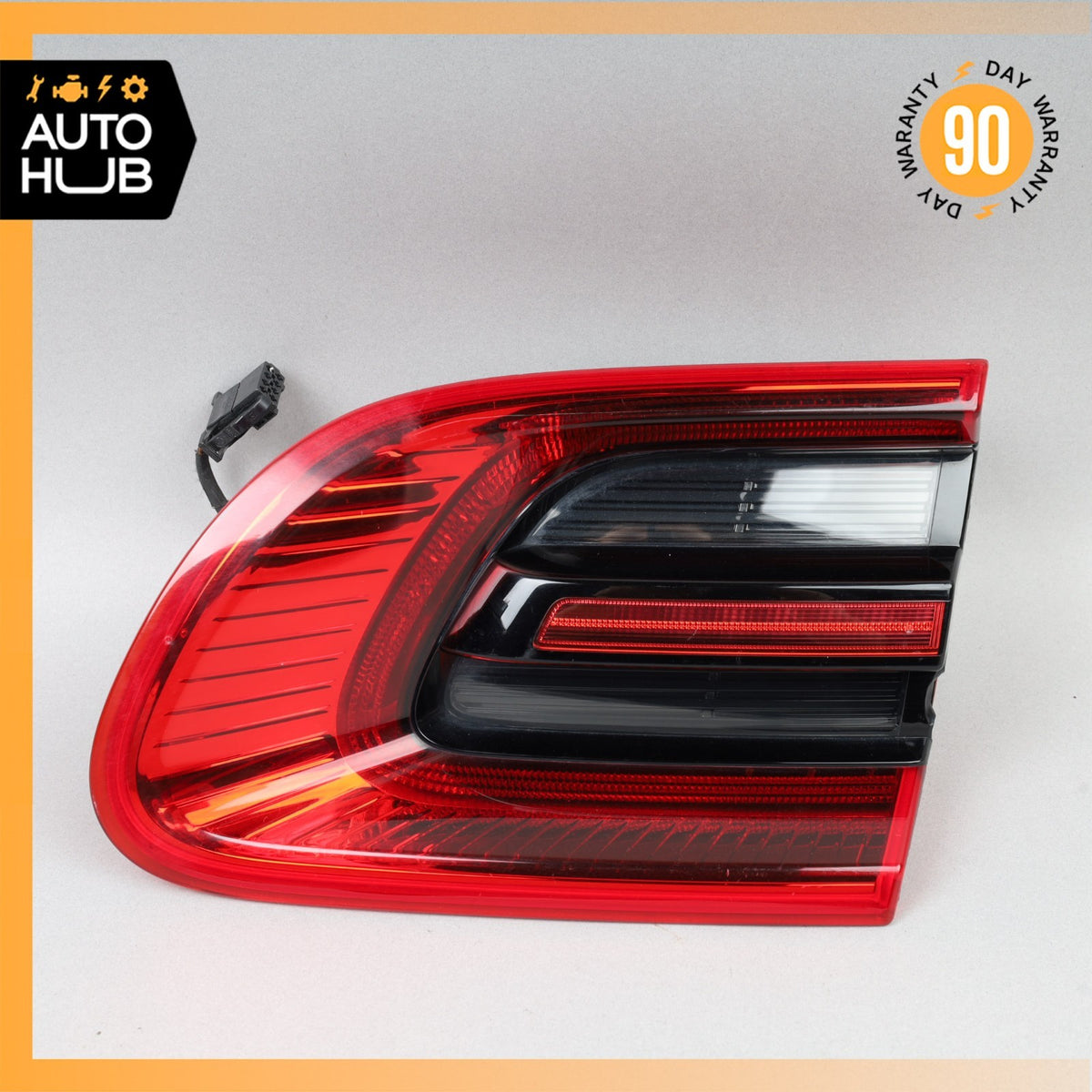 15-18 Porsche Macan 95B Rear Right Passenger Side Inner Tail Light Lamp OEM 70k - photo 2