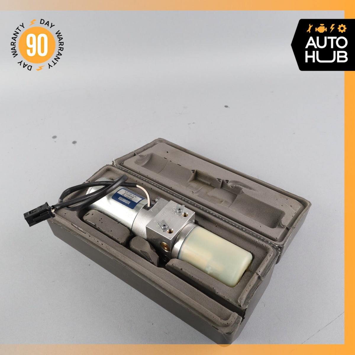Mercedes W221 S63 Trunk Lid Locking Hydraulic Pull Down Pump w/ Foam Case OEM - photo 2
