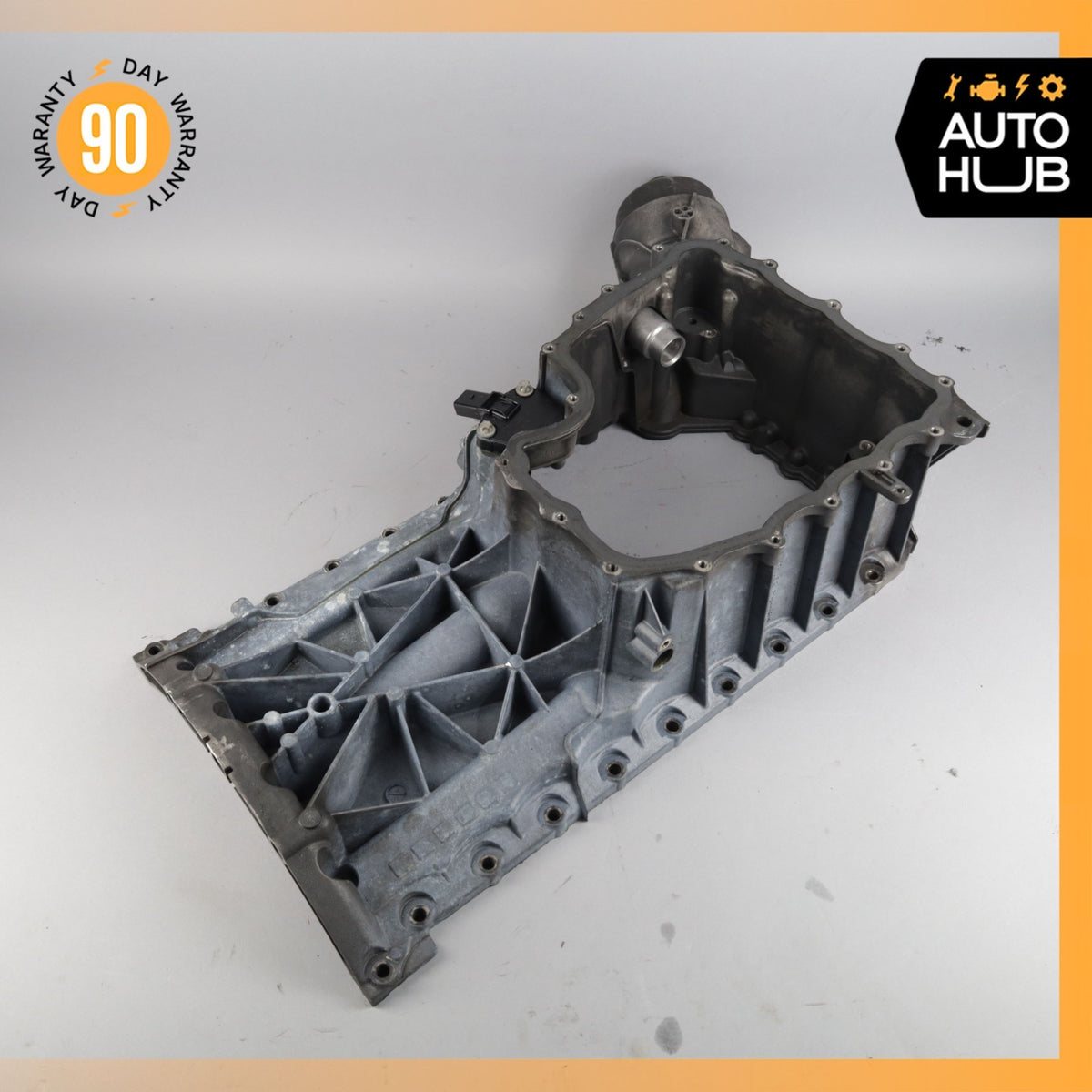 11-18 Porsche Cayenne 958 Turbo Engine Upper Oil Pan 948107071 OEM - photo 1