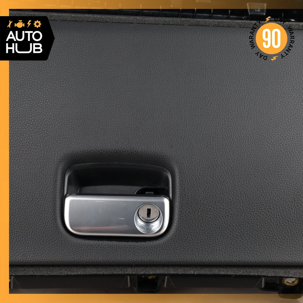 15-18 Porsche Macan 95B Dashboard Glovebox Glove Box Compartment Black OEM 89k - photo 3