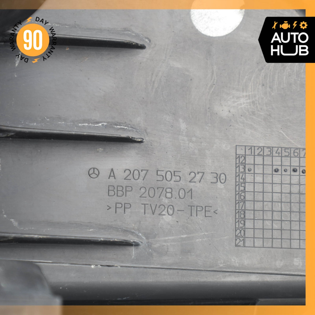 2014 Mercedes W207 E350 Engine Radiator Lower Baffle Air Duct 2075052730 OEM 16k - photo 11