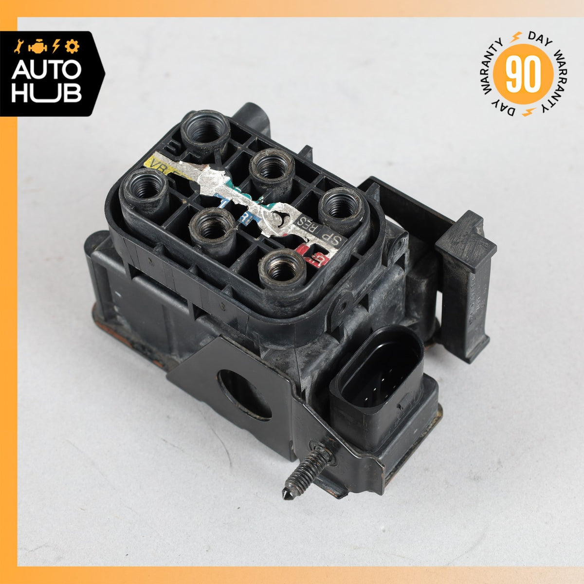 06-20 Mercedes W221 S550 CL550 Airmatic Air Pneumatic Suspension Valve Block OEM - photo 1