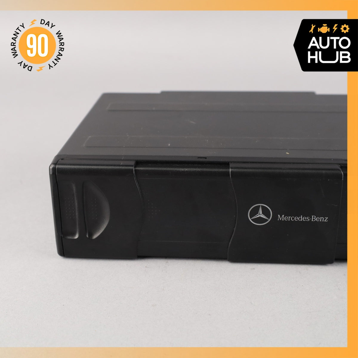 03-08 Mercedes R230 SL500 S430 CLK500 S430 CD Changer 6 Disk Player MC3330 OEM - photo 6